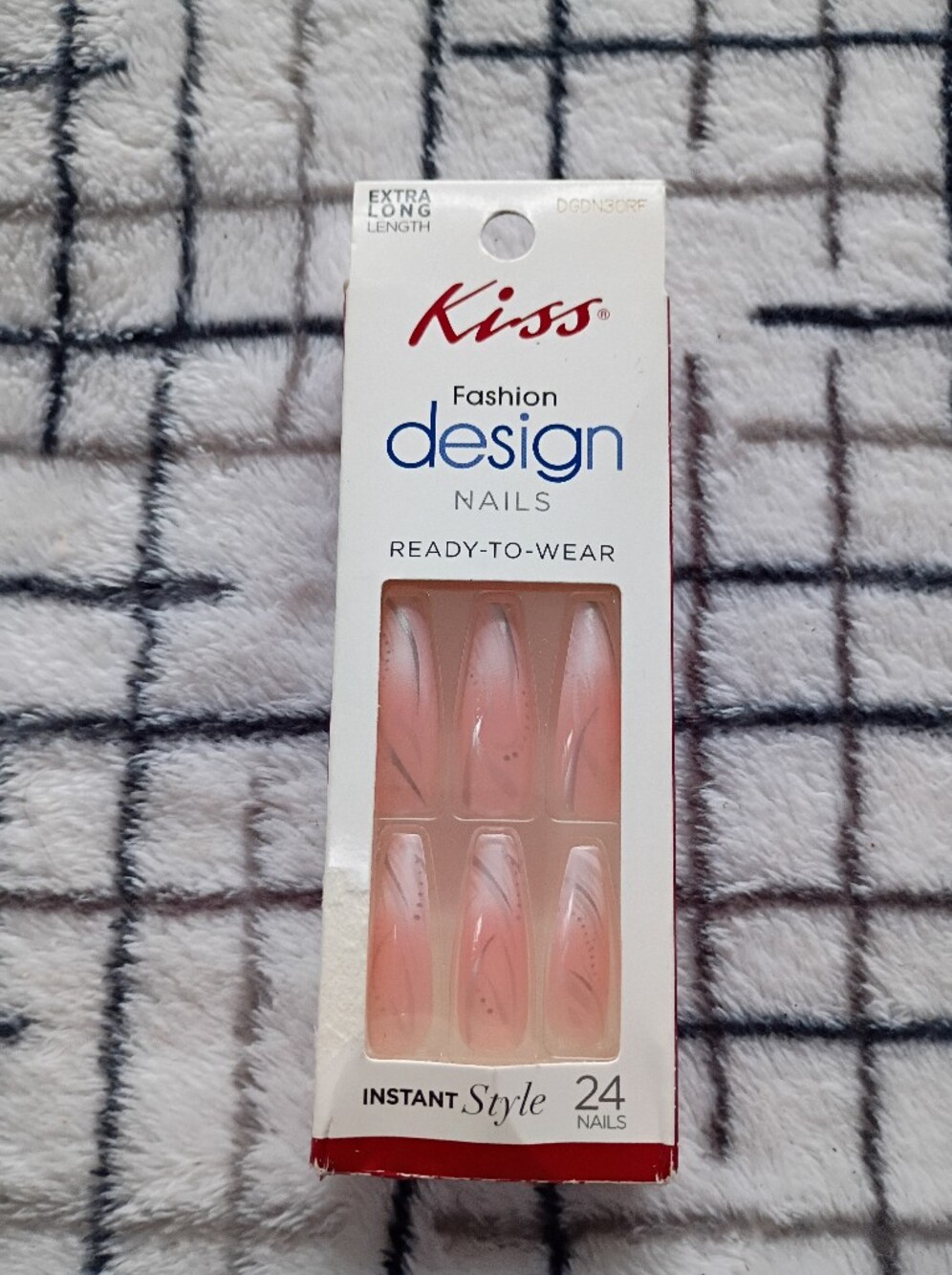 Kiss Fashion Design Extra Long Nails Glue